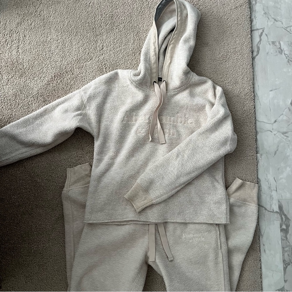 Abercrombie & Fitch hoodie and joggers